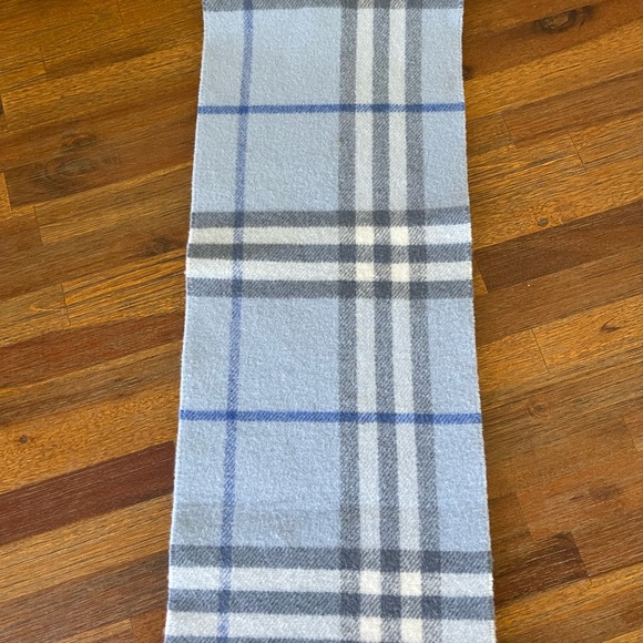 Burberry Scarf Baby Blue Nova Check Reversible Wool Made in Scotland GUC - Picture 6 of 16